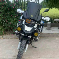 Moto de tourisme R1200GS Adventure, excellent état. Moteur Boxer Twin de 1200 cm³ refroidi par liquide, freins ABS et bagages complets