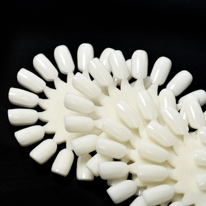Rueda de exhibición de uñas con diseño de girasol de 18 puntas, muestra de color de esmalte en gel, herramienta de práctica de manicura de uñas postizas de material ABS pre-diseñado - Product Image 5