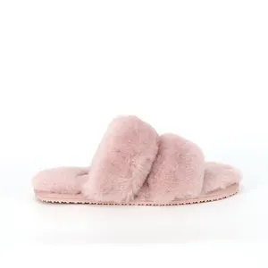 Custom Women's Fashion Winter Home Fuzzy Sheepskin Fur Warm Shearling Fur Slides Black Pink Fluffy Slippers