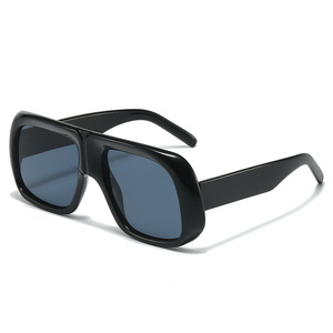 Lunettes de soleil oversize irrégulières pour hommes et femmes, monture large, protection UV400, verres colorés, personnalisables avec logo, collection 2026 - Product Image 4