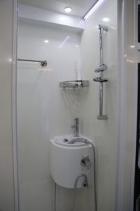 Carcasa Rígida para Camioneta 4x4, <span class=keywords><strong>Camper</strong></span> Deslizable con Cama Queen, Panel Solar, Aire Acondicionado y Baño para Camioneta de Plataforma - Product Image 3