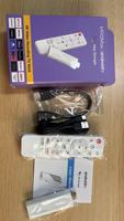 Android TV Stick 14.0 Firestick Quad-Core 4K con 2GB RAM 16GB ROM WIFI 6 de Doble Banda y Control Remoto por Voz Dongle de TV TVR3