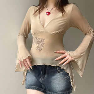 Camiseta de manga larga con estampado floral vintage para mujer, nueva llegada, corte irregular, transparente, transpirable, de malla, ajustada, sexy, con cuello en V - Product Image 1