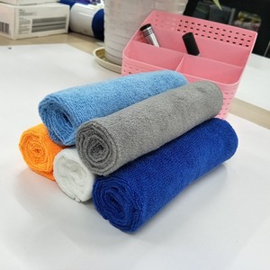 Desired Daily Use <b>Microfiber</b> Car Wash <b>Towel</b> 40x40cm Thickened Absorbent Cleaning Cloth For Vehicle Maintenance - Product Image 3