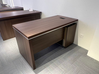 Bureau intelligent avec armoire latérale verrouillable, prise de courant intégrée, port USB, poste de travail informatique en bois pour le lieu de travail