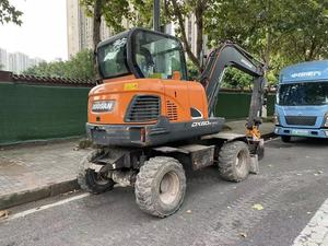 Excavatrice d'occasion 5 tonnes Doosan DX60W Excavatrice à roues Excavatrice d'occasion Doosan DX60W Mini taille Moteur YANMAR 4TNV94L à vendre - Product Image 4