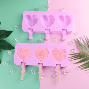 Molde de Silicona UNIMOULD con Forma de Corazón Tallado en Diamante para Delicias de Verano, Snacks Saludables y Bebidas para Fiestas - Product Image 2