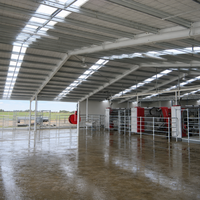 Fabricant d'entrepôts en structure métallique, entrepôt métallique préfabriqué résistant au vent pour la construction industrielle côtière