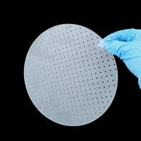 Plaques de quartz fondues transparentes/givrées personnalisées, pureté 99,99 %, avec trous de précision, forme circulaire, transmission lumineuse 92 %
