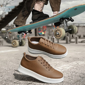 Chaussures décontractées YONGGE bleues pour hommes, style mocassins de skateboard, couleur unie, légères et confortables pour le printemps - Product Image 6