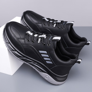 รองเท้าผ้าใบหนังสีขาวสำหรับผู้ชาย น้ำหนักเบา ส้นเตี้ย พื้นยาง รองเท้าลำลองสไตล์สปอร์ตสำหรับใส่พักผ่อน - Product Image 2