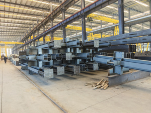 Kit de hangar modulaire préfabriqué en panneaux sandwich isolés, structure en acier, charpente métallique, entrepôt, logistique, usine, grange - Product Image 6