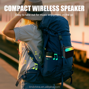 छोटे ब्लूटूथ स्पीकर वाटरप्रूफ मिनी पोर्टेबल वायरलेस बेस समृद्ध ऑडियो स्टीरियो हैल्ड बाइकिंग के लिए माइक में बनाया गया - Product Image 5