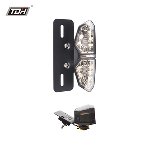 Luce Posteriore LED Universale per <span class=keywords><strong>Moto</strong></span> TDH - Freno/Targa/Indicatori di Direzione Tutto-<span class=keywords><strong>in</strong></span>-Uno, Modello HF102153 <span class=keywords><strong>in</strong></span> Metallo+PC, 12V - Product Image 4