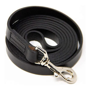 Runwing 1,8 Meter Lange Hundeleine aus Leder mit Solide Muster, Metallclip, Abreißfunktion und Nietenverzierung für das Training und Spaziergänge mit Ihrem Pelzigen Freund - Product Image 5