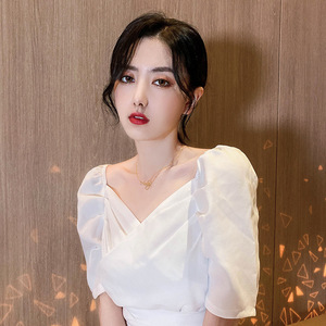 Collier avec pendentif Initial d'autruche, collier ajustable, chaîne en acier titane plaqué or, bijou ras du cou avec lettres pour le nom - Product Image 6