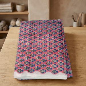 Tela de algodón suave con estampado floral de estilo Jaipuri, hecha a mano, por yarda, precio al por mayor, tela suave disponible. - Product Image 2