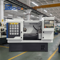 Machine à tourner CNC à banc plat horizontal avec boîte de vitesses monobloc, guidage rigide et glissières de guidage CNC