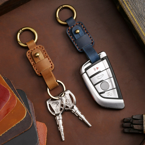 LLavero de coche de cuero genuino Vintage duradero con opción de logotipo personalizado Diseño unisex y caja de embalaje de regalo - Product Image 3