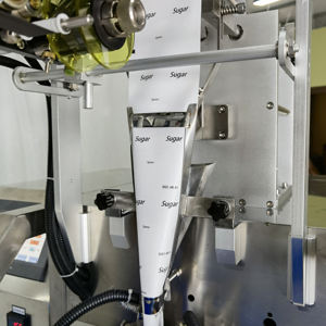 Máquina de embalaje de bolsita de gránulos completamente automática para embalaje de papel de hotel <span class=keywords><strong>Demerara</strong></span> azúcar sal pimienta desecante gránulo - Product Image 4
