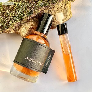 น้ำหอมขนาดพกพาคุณภาพสูงสำหรับผู้หญิง กลิ่นหอมติดทนนาน ชุดเดินทาง ยี่ห้อดัง ขนาด 50 มล. 10 มล. แบบสเปรย์ กลิ่นดอกไม้ ขายส่ง - Product Image 4