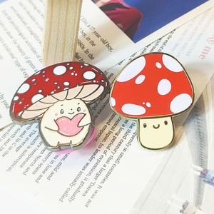 Yüksek kalite özel Logo kelebek doğa Metal yaka iğnesi sevimli mantar mat altın kaplama sert emaye pimleri - Product Image 5