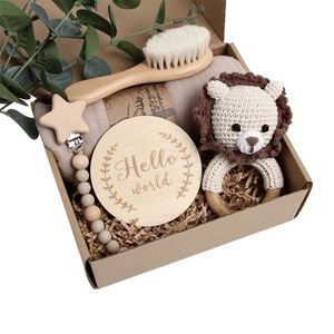 Coffret Cadeau Personnalisé pour Bébé Nouveau-né avec Animaux (Lion, Lapin, Ours, Cerf, Dinosaure, Éléphant) - Grande Boîte avec Emballage Cadeau - Product Image 1