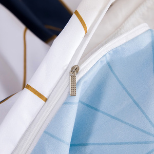 Set <span class=keywords><strong>Copripiumino</strong></span> Ecologico in Microfibra 100% Poliestere con Stampa 3D Geometrica Grigia, Motivo Uniforme in Poliestere per la Casa - Product Image 5