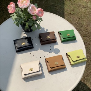 Wholesale Short PU Women's Designer <b>Card</b> <b>Holder</b> <b>Wallet</b> Fashionable Thread Pattern with Open Closure RFID Lining - Product Image 3