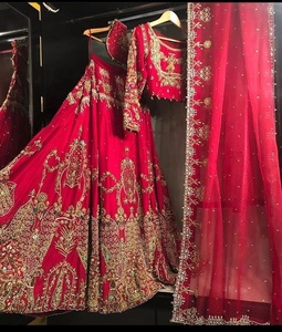 Superbe robe de mariée traditionnelle ATIYA LIBAS indienne/pakistanaise en acétate Lehenga Choli avec broderie lourde Zardozi pour mariage - Product Image 2