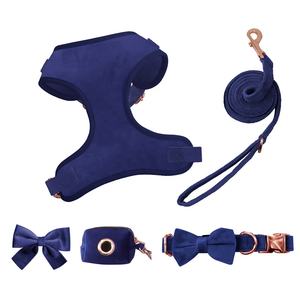 Conjunto de arnés de terciopelo para perro, accesorio de moda de diseño oem, respetuoso con el medio ambiente, a juego con collar y correa para mascotas - Product Image 5