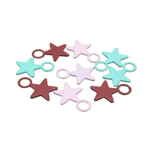 قلادات جذابة على شكل سلسلة مفاتيح مطلية ومزينة بدلايات جذابة للقلادة وسحاب معدني - Product Image 2