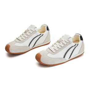 Chaussures plates décontractées pour femmes de qualité supérieure avec des couleurs rêveuses, design rayé simple, respirantes pour les activités de plein air en automne et au printemps - Product Image 3