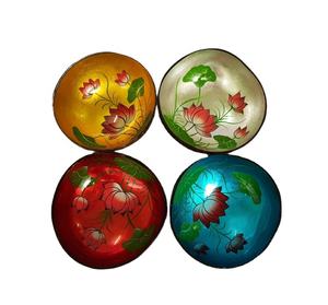 Bols en noix de coco polis multicolores écologiques et minimalistes, design nouveau et abordable pour la vaisselle de cuisine à domicile, Vietnam - Product Image 1