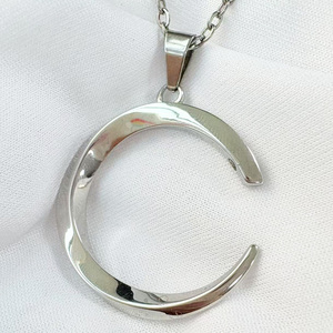 Alla moda lucidato in acciaio inox catena a maglie <span class=keywords><strong>collana</strong></span> <span class=keywords><strong>lettera</strong></span> <span class=keywords><strong>C</strong></span> clavicola per le donne per accessori regalo all'ingrosso - Product Image 3