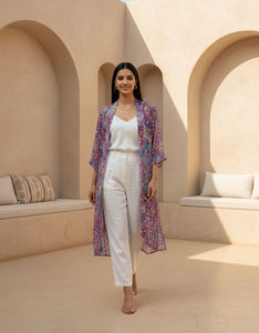 Shrug élégant pour femme en georgette légère, tissu fluide et doux, confortable, idéal pour le bureau, les soirées et les occasions formelles - Product Image 1