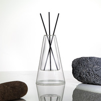 Bouteille d'aromathérapie en verre borosilicate transparent à double couche, sans plomb, minimaliste, en forme de triangle, pour la maison, diffuseur de roseaux