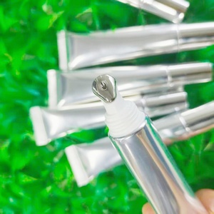 Voluminizador de <span class=keywords><strong>Labios</strong></span> Instantáneo 3D, Líquido, con Logotipo Personalizado, 8 Tonos Modernos, Certificado MSDS, Venta al Por Mayor, No Pegajoso, Brillo Intenso - Product Image 1
