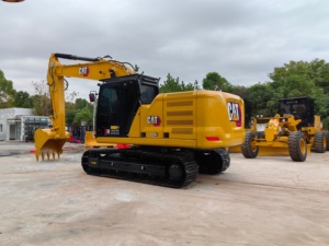 รถขุดตีนตะขาบ CAT 320GC 20 ตัน มือสอง สภาพดีเยี่ยม เครื่องยนต์ 6 สูบ สำหรับงานเสริมกำลังดินขึ้นเนินริมแม่น้ำและงานขุดลอกช่องน้ำ - Product Image 1