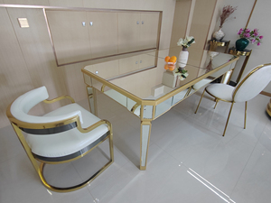 Service Personnalisé Table Rectangulaire Moderne en Bois Massif avec Bordure Dorée Miroir Facile à Nettoyer Contemporaine pour Dîner, Événements Commerciaux et Mariages - Product Image 4