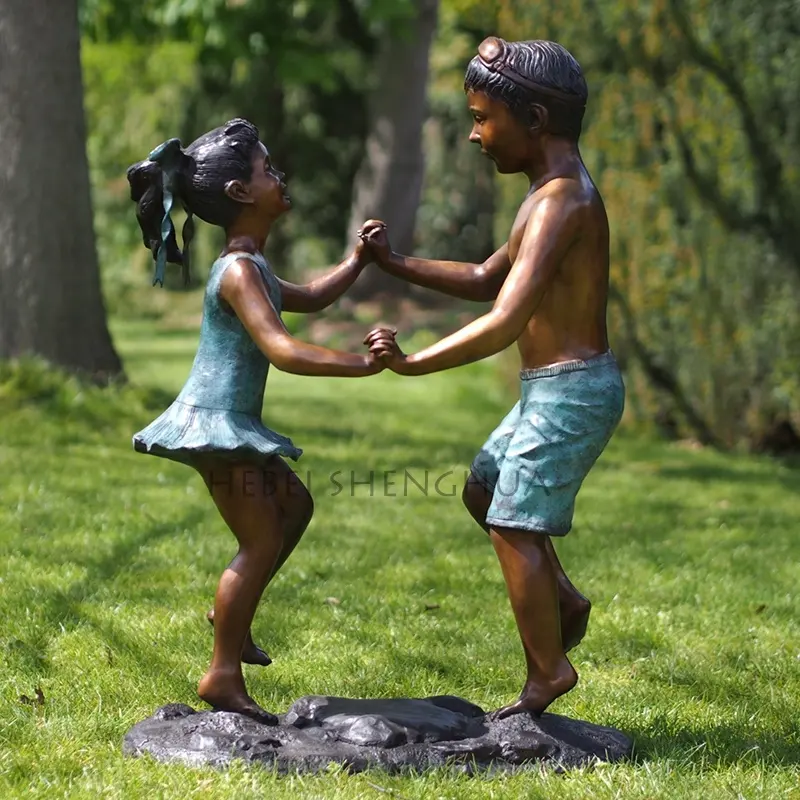 Jardin extérieur en bronze statue grandeur nature pour enfants sculpture en laiton pour enfants