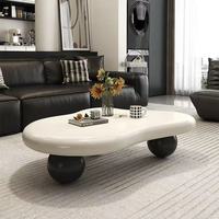 Table basse en forme de nuage style crème, irrégulière, moderne et minimaliste pour salon