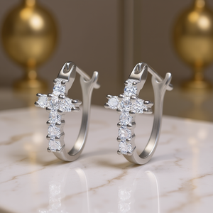 Pendientes de Aro con Cruz de Oro Blanco, Plata 925 con Baño de Rodio, Cristales de Circonita con Engaste de Garra, Clásicos para Uso Diario de Mujer - Product Image 2