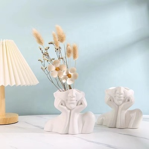 <span class=keywords><strong>Vaso</strong></span> in ceramica Nodic Creative Bisque <span class=keywords><strong>con</strong></span> volto umano scultura moderna decorazione domestica e matrimonio/regalo per san valentino - Product Image 1