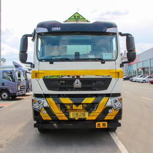 <span class=keywords><strong>Camion</strong></span>-citerne Sinotruk Howo TX 8x4 8000 6000 Litres RHD 20CBM pour le <span class=keywords><strong>transport</strong></span> de carburant diesel, <span class=keywords><strong>essence</strong></span>, pétrole et huile, à vendre - Product Image 1
