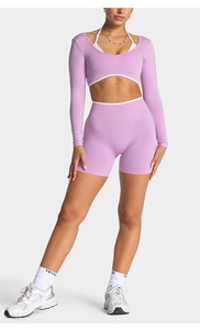 طقم رياضي نسائي مخصص عالي المرونة بدون خياطة، طقم يوجا مع توب وشورت مطاطي للتمارين الرياضية واللياقة البدنية - Product Image 3