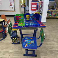 Ensemble Chaise et Table d'Étude pour Enfants, Design Bois Moderne d'Aspect Authentique, Décoratif avec Montre, pour Maison, Bureau, Chambre, École et Salon