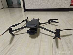 Mavic 3 Classic, Cámara Hasselblad de 20MP, 5.1K a 50fps, Control Remoto de Plástico, O3+, 46 Minutos de Tiempo de Vuelo, Resistencia al Viento de 12m/s, Inteligente - Product Image 3