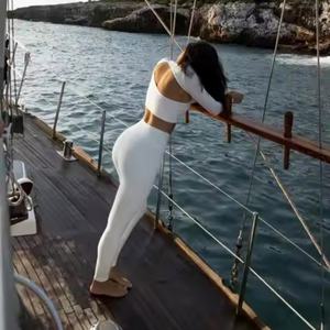 Ensemble de yoga pour femmes, haut de sport uni personnalisé, vêtements de sport respirants, leggings de sport, entraînement de fitness - Product Image 3