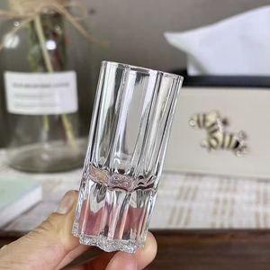 Verre à shot en cristal cannelé <span class=keywords><strong>de</strong></span> 10 ml, style américain, transparent et durable, idéal pour les bars, restaurants et dégustations - Product Image 4